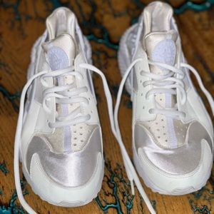 Nike Huaraches Women’s Size 9.5